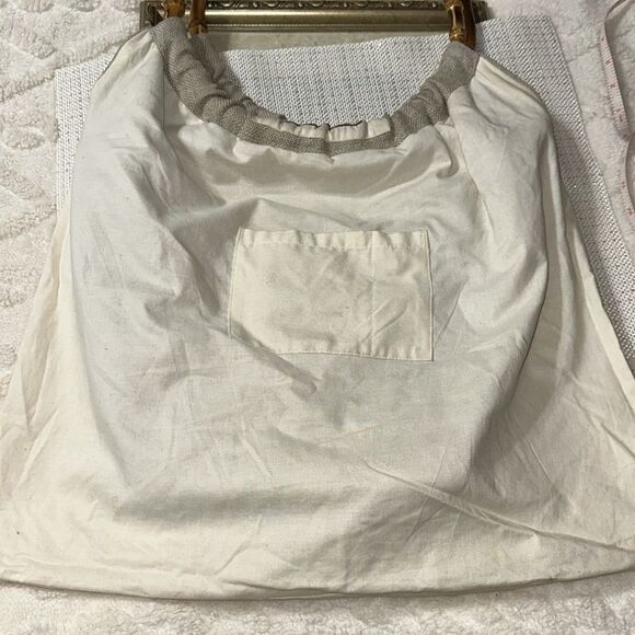 Maya Bags Linen Ivory Brown Hand Embroidered Round Bamboo Handle Bag - Picture 7 of 7